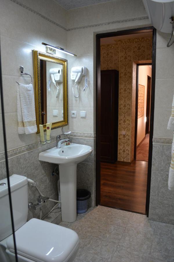 Nur M Hotel Tashkent Exterior foto