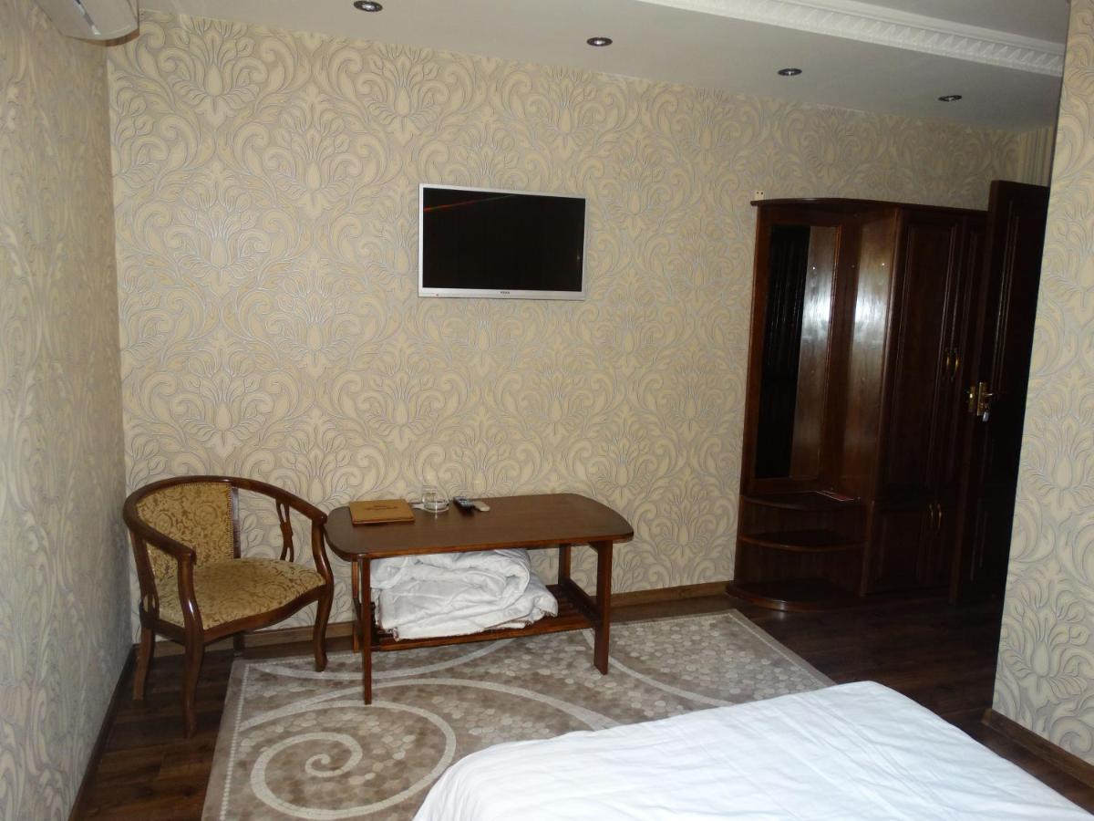Nur M Hotel Tashkent Exterior foto