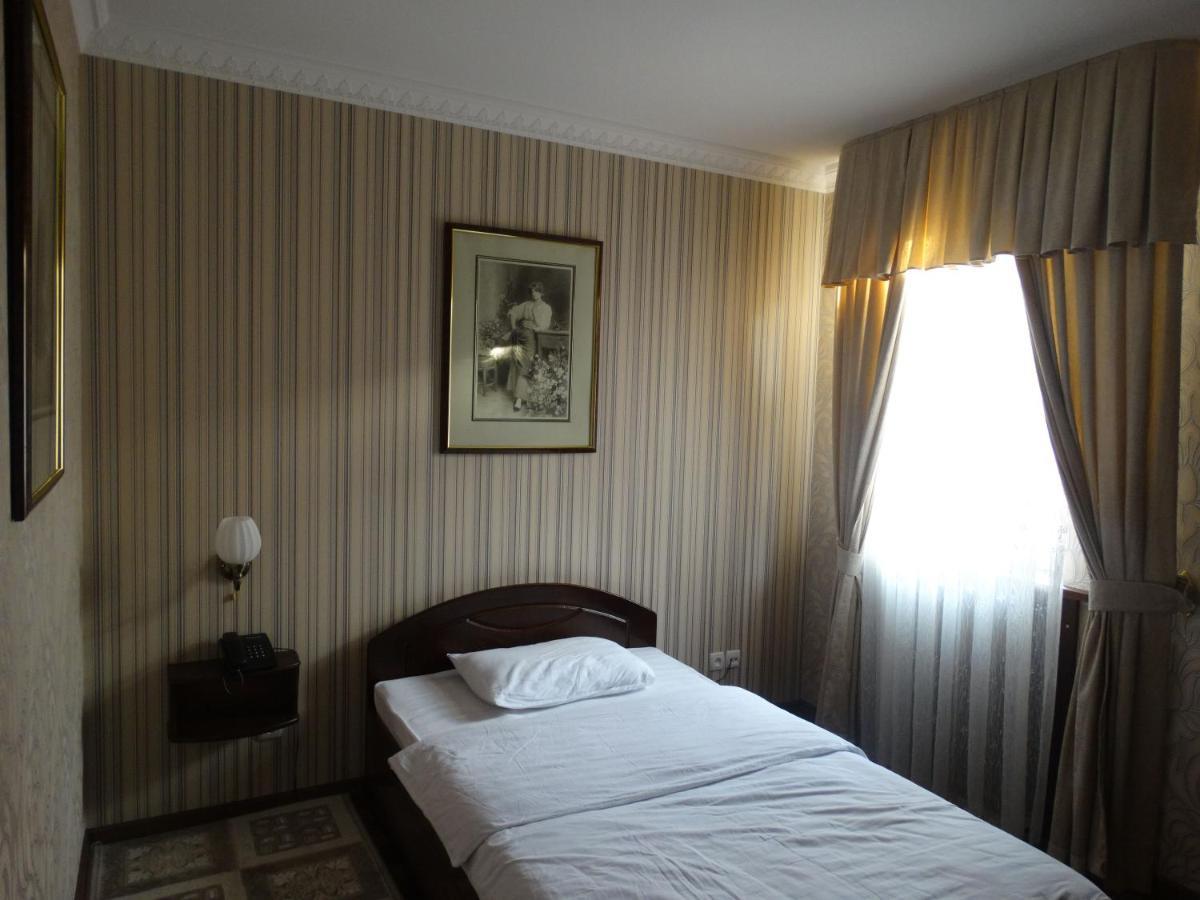 Nur M Hotel Tashkent Exterior foto