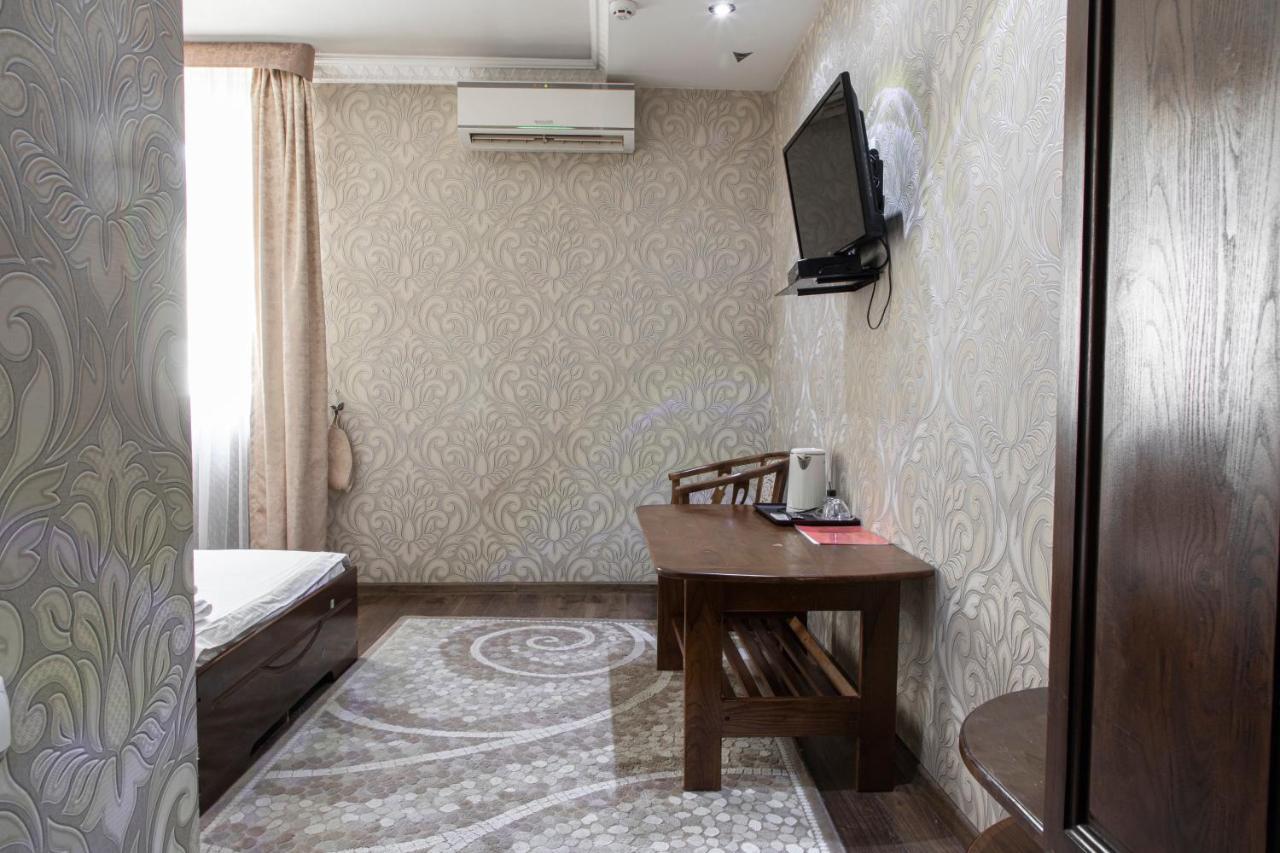 Nur M Hotel Tashkent Exterior foto