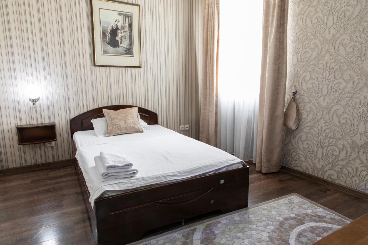 Nur M Hotel Tashkent Exterior foto